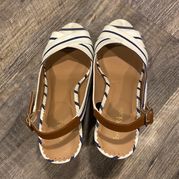 Kelly & Katie Navy and White Striped Wedge Sandals Size 11 - Picture 3 of 5